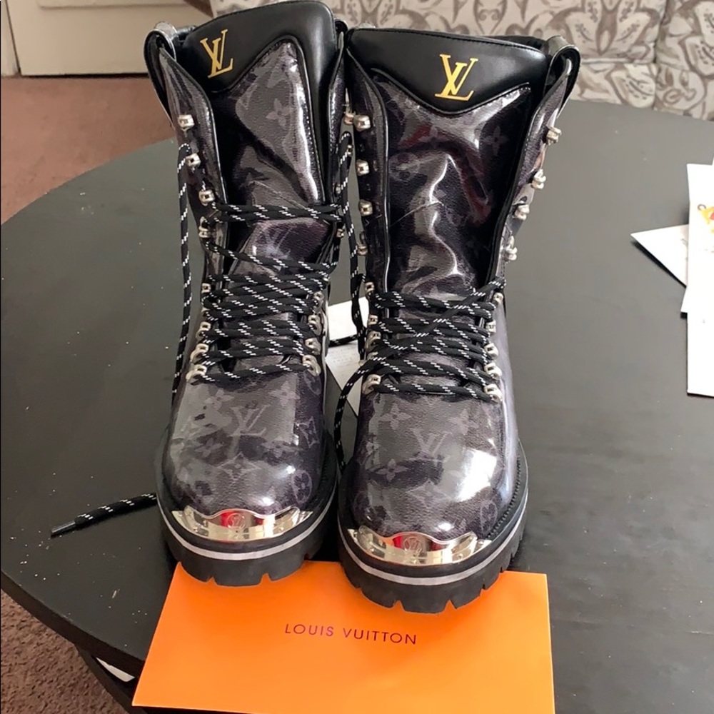 Louis Vuitton men boots - Picture 1 of 1